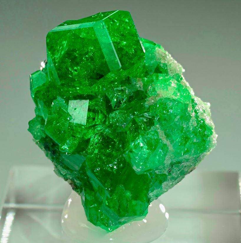 Types of 2025 green garnet